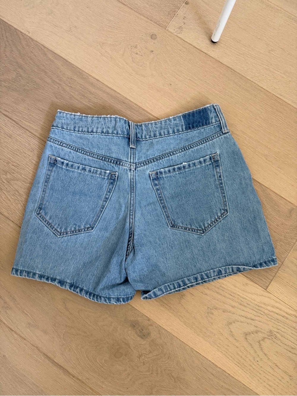 Hollister Low-Rise Baggy Short - Picture 3 of 3